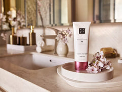 The Ritual of Sakura Recovery Hand Balm